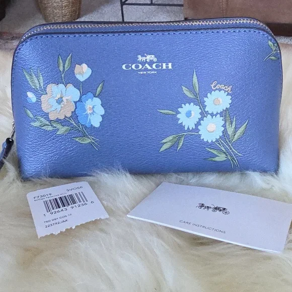 Adorable NWT Coach Tossed Daisy Dark Periwinkle Zippered Cosmetics Case 💙🌼🎁💚 - Picture 12 of 13